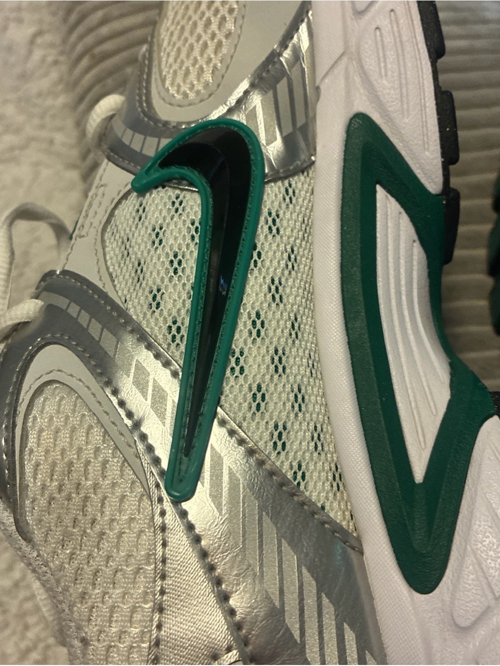 Nike V5 RNR White Malachite Mesh Cushioned Sneaker HJ5228-100 Men Size 12 NWOT - Picture 10 of 10